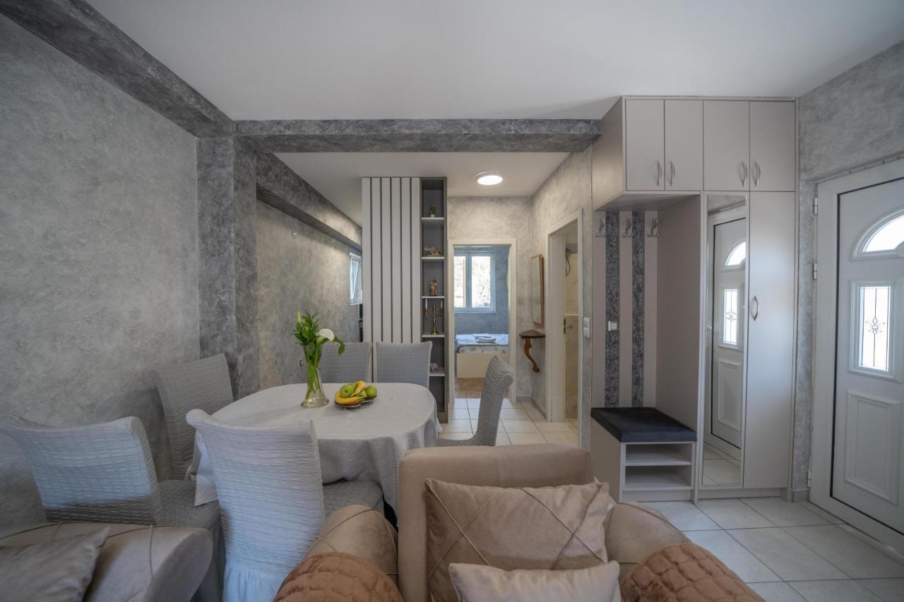 ריסאן Apartman Anja מראה חיצוני תמונה