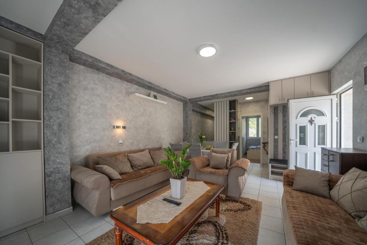 ריסאן Apartman Anja מראה חיצוני תמונה